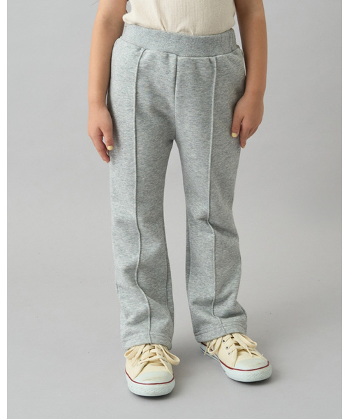 b・ROOM（ビールーム）の「【デイリースタンダードウェアシリーズ】【吸水速乾】センタープリーツフレアスウェットパンツ（その他パンツ・キッズ・ダークブラウン/ブルーグレー/オフホワイト/トップグレー/パープル/ブラック/ライトピンク・100cm/110cm/120cm/130cm/140cm/150cm）」の5枚目の写真