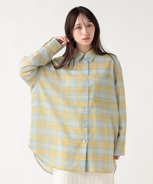 BEAMS HEART（ビームスハート）の「チェック柄 シアー ボタンシャツ（シャツ/ブラウス・レディース・ピンク/サックスブルー/オフホワイト・FREE）」の2枚目の写真