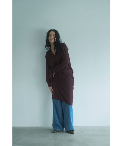 marjour（マージュール）の「HOODED KNIT ONEPIECE（ワンピース・レディース・ブラウン・M）」の4枚目の写真