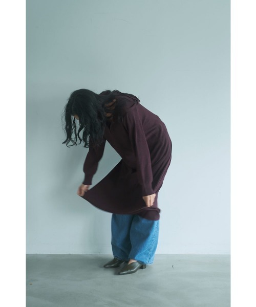 marjour（マージュール）の「HOODED KNIT ONEPIECE（ワンピース・レディース・ブラウン・M）」の5枚目の写真