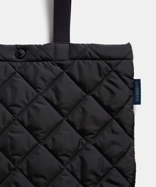 LAVENHAM（ラベンハム）の「Quilted Tote Bag / キルテッド トート バッグ（トートバッグ・メンズ・グリーン系その他/ダークブラック・ONE SIZE）」の9枚目の写真