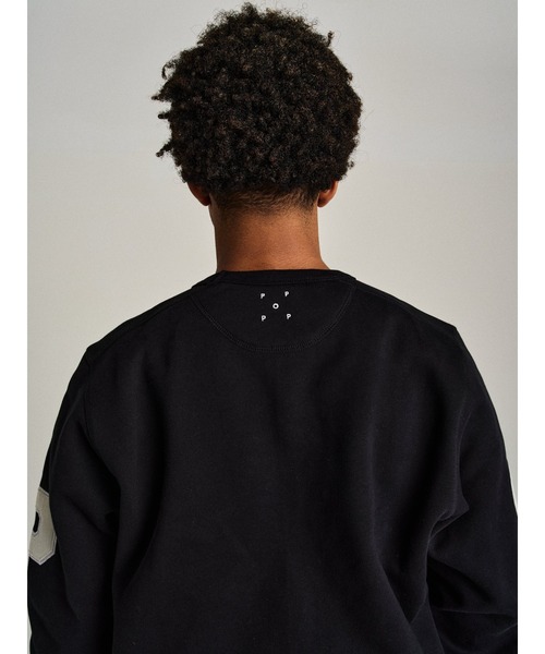 POP TRADING COMPANY(ポップトレーディングカンパニー)の「Pop Trading Company/ポップトレーディングカンパニー スウェット/トレーナー POP COLLEGE CR(スウェット・メンズ・ブラック・L)」の4枚目の写真