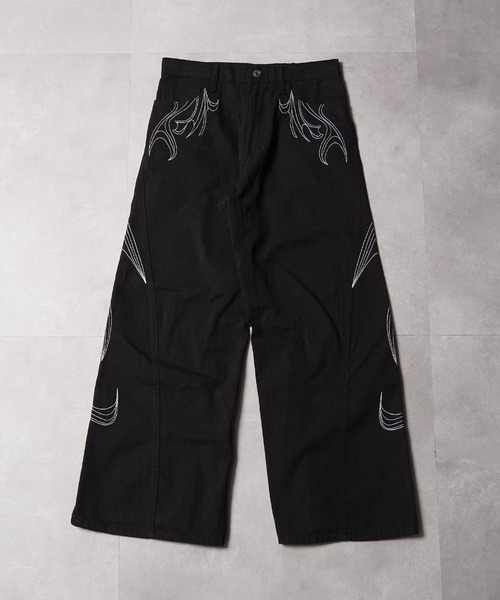 1111clothing(ワンフォークロージング)の「トライバル刺繍 カーブパンツ / Tribal Embroidered Curved Pants(デニムパンツ・メンズ・ブラック系2/ブラック系1・L/M)」の6枚目の写真