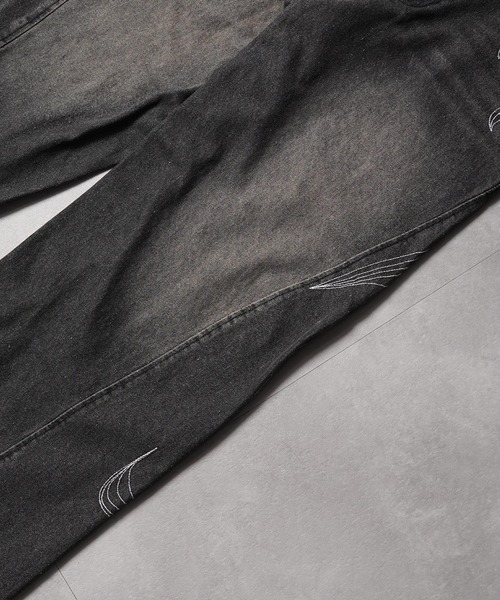 1111clothing(ワンフォークロージング)の「トライバル刺繍 カーブパンツ / Tribal Embroidered Curved Pants(デニムパンツ・メンズ・ブラック系2/ブラック系1・L/M)」の14枚目の写真