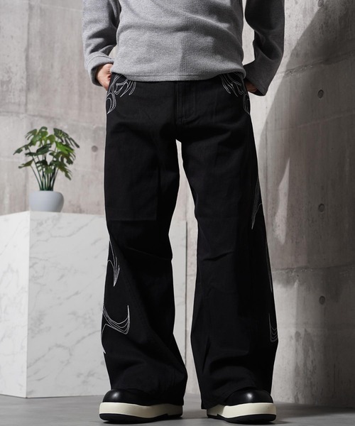 1111clothing(ワンフォークロージング)の「トライバル刺繍 カーブパンツ / Tribal Embroidered Curved Pants(デニムパンツ・メンズ・ブラック系2/ブラック系1・L/M)」の21枚目の写真