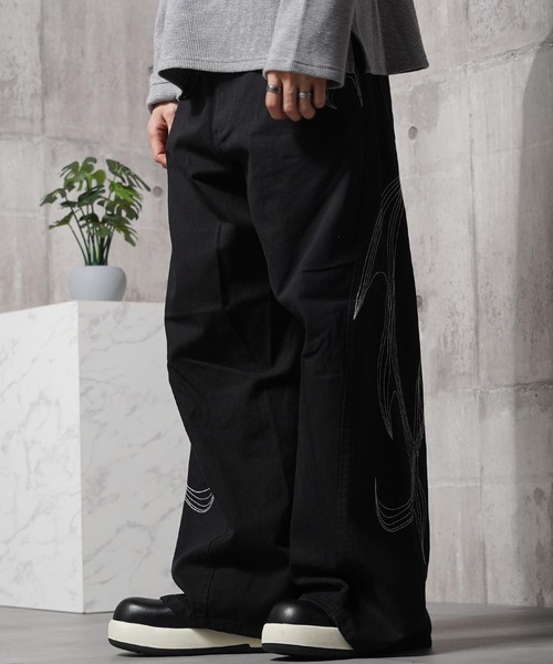 1111clothing(ワンフォークロージング)の「トライバル刺繍 カーブパンツ / Tribal Embroidered Curved Pants(デニムパンツ・メンズ・ブラック系2/ブラック系1・L/M)」の22枚目の写真