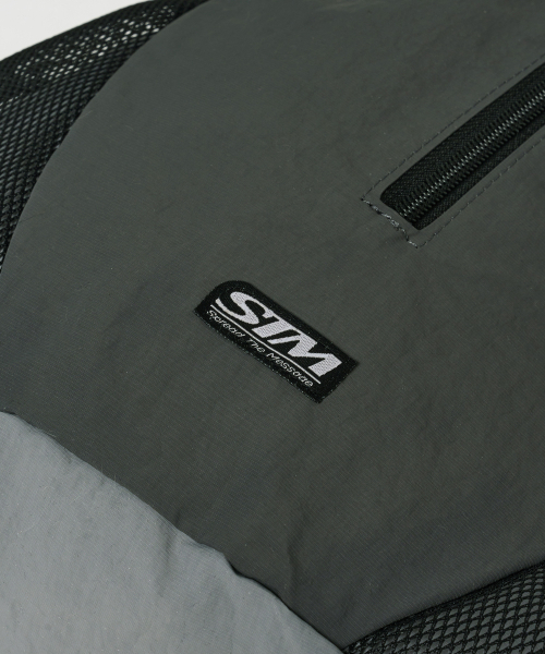 BROWNBREATH(ブラウンブレス)の「STM GYM SACK V.2 - GREY(バックパック/リュック・レディース・その他・ONE SIZE)」の4枚目の写真