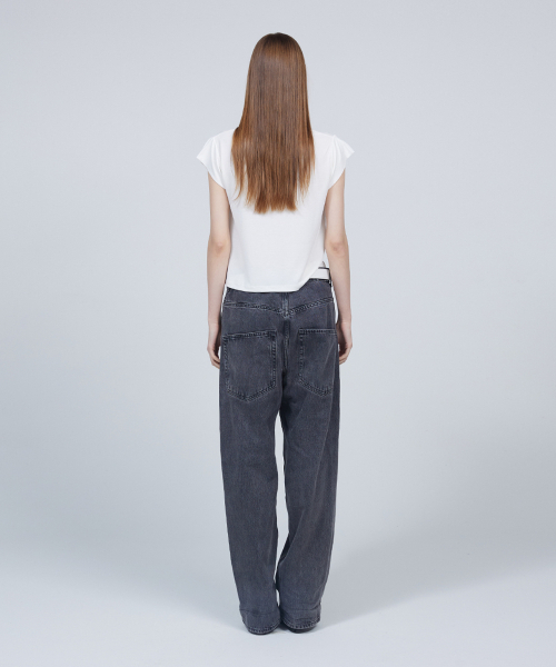 MMAM（ムアム）の「[ESSENTIAL] Logo basic slim T-shirt（Tシャツ/カットソー・レディース・アイボリー・FREE）」の5枚目の写真