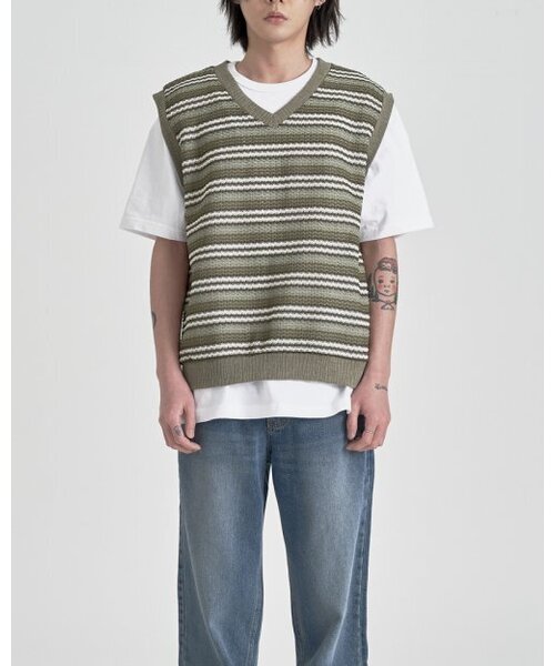 INEXCIS(イネクシス)の「Ethnic Knit Vest (Olive Green)(ベスト・メンズ・その他・FREE)」の2枚目の写真