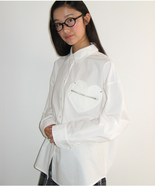 RONRON(ロンロン)の「DUET HEART ZIP POCKET SHIRT WHITE(シャツ/ブラウス・レディース・その他・FREE)」の1枚目の写真