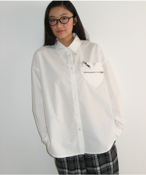 RONRON(ロンロン)の「DUET HEART ZIP POCKET SHIRT WHITE(シャツ/ブラウス・レディース・その他・FREE)」の5枚目の写真