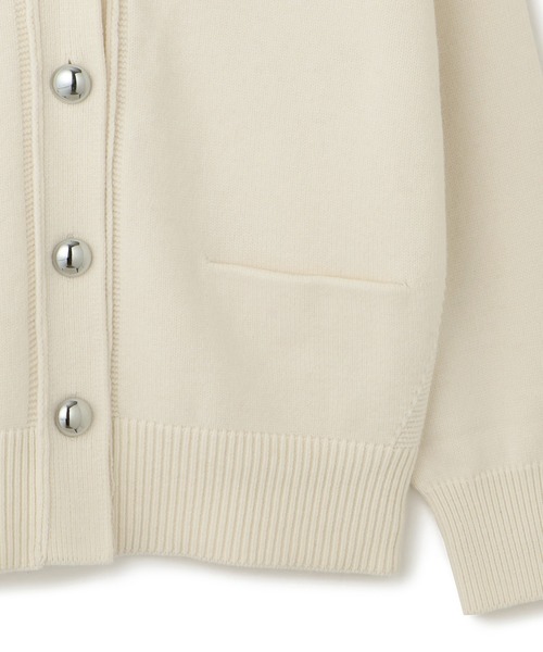 ADAM ET ROPE'(アダムエロペ)の「【WEB限定】メタルボタンVネックカーディガン(カーディガン/ボレロ・レディース・グレー/オフホワイト/ピンク/サックスブルー・FREE)」の12枚目の写真