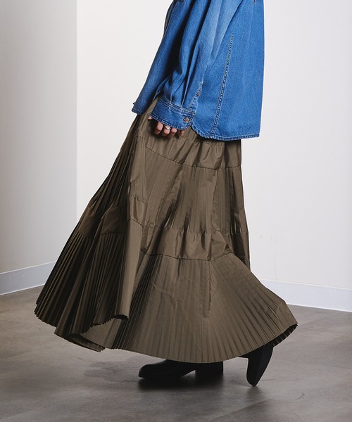 ROSE BUD（ローズバッド）の「TIERED SKIRT（スカート・レディース・カーキ/ブラック・ONE SIZE）」の5枚目の写真