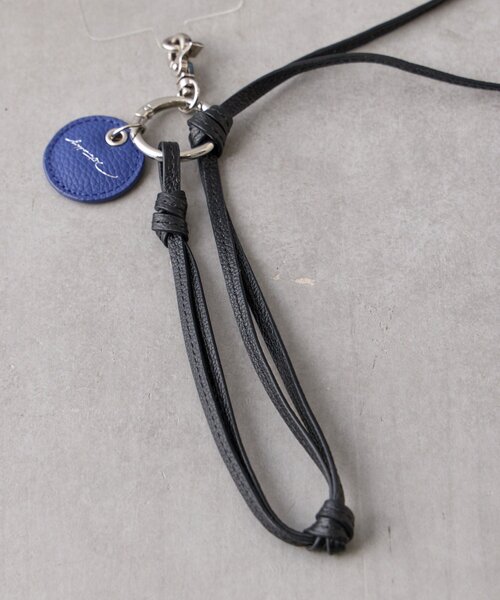 BIRTHDAY BAR（バースデイバー）の「【onoff//　オノフ】スマホストラップ／バッグチャーム（スマホグッズ・レディース・グレー/ブラック/ベージュ・0）」の10枚目の写真