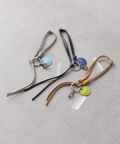 BIRTHDAY BAR（バースデイバー）の「【onoff//　オノフ】スマホストラップ／バッグチャーム（スマホグッズ・レディース・グレー/ブラック/ベージュ・0）」の5枚目の写真