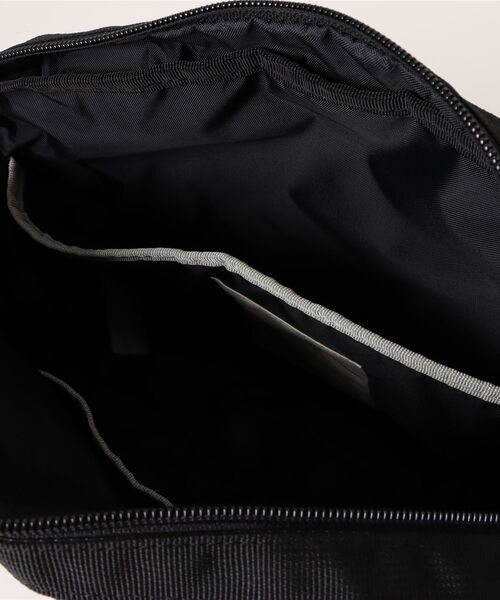 WILD THINGS（ワイルドシングス）の「《WILD THINGS》FLIGHT MINI DUFFLE（ショルダーバッグ・メンズ・グレー/ブラック・FREE）」の5枚目の写真