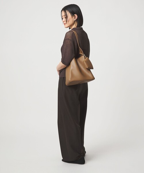 green label relaxing(グリーンレーベルリラクシング)の「ワンハンドル チャームバッグ(ショルダーバッグ・レディース・オフホワイト/ブラック/ブラウン系・FREE)」の8枚目の写真