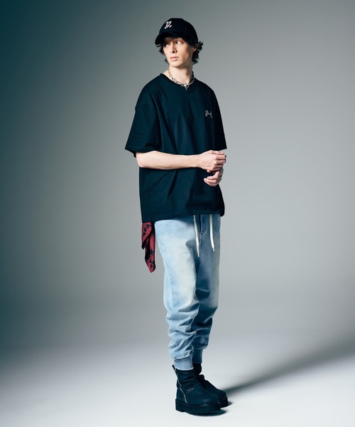 glamb（グラム）の「Floral Spin Logo T-Shirt / フローラルスピンロゴTシャツ（Tシャツ/カットソー・メンズ・ホワイト/ブラック・S/M/L）」の13枚目の写真