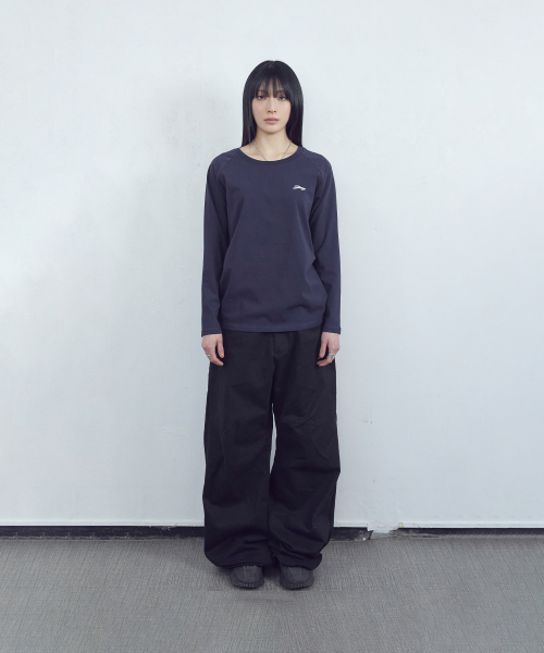 TANSANMAGNESIUM(タンサン マグネシウム)の「セルラノX炭酸ナグラン混ロングスリーブ(ネイビー)(Tシャツ/カットソー・レディース・その他・1/2)」の2枚目の写真