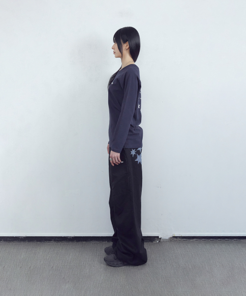 TANSANMAGNESIUM(タンサン マグネシウム)の「セルラノX炭酸ナグラン混ロングスリーブ(ネイビー)(Tシャツ/カットソー・レディース・その他・1/2)」の4枚目の写真