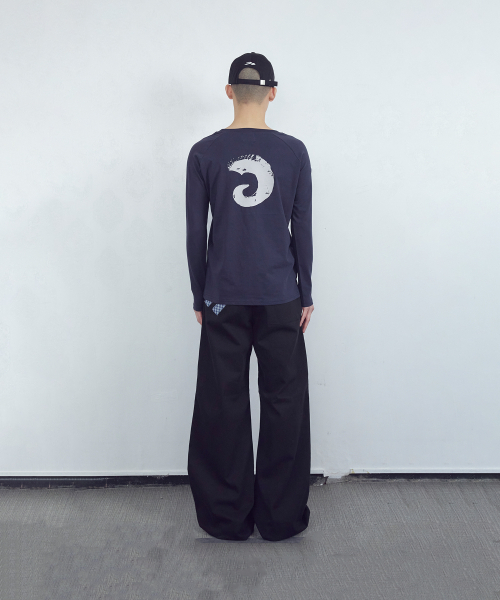 TANSANMAGNESIUM(タンサン マグネシウム)の「セルラノX炭酸ナグラン混ロングスリーブ(ネイビー)(Tシャツ/カットソー・レディース・その他・1/2)」の11枚目の写真