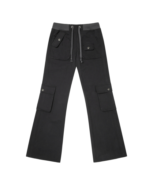 AAKAM(アーカム)の「Flare Cargo Pocket Pants (Black)(その他パンツ・レディース・その他・1/2)」の2枚目の写真
