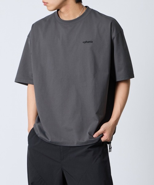 +phenix（プラスフェニックス）の「[＋phenix/プラスフェニックス] 別注 ワンポイント刺繍ロゴ ドローコードTシャツ【追加】（Tシャツ/カットソー・メンズ・ホワイト/ブラック/オレンジ/チャコールグレー/グレー・M/XL/L）」の3枚目の写真