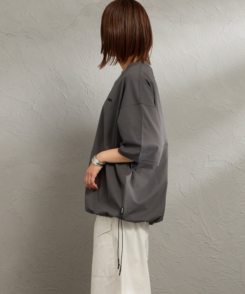+phenix（プラスフェニックス）の「[＋phenix/プラスフェニックス] 別注 ワンポイント刺繍ロゴ ドローコードTシャツ【追加】（Tシャツ/カットソー・メンズ・ホワイト/ブラック/オレンジ/チャコールグレー/グレー・M/XL/L）」の6枚目の写真
