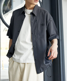 UMBRO × PUBLUX/アンブロ <機能性素材>別注 ワンポイントロゴレギュラーカラーハーフスリーブシャツ 限定展開