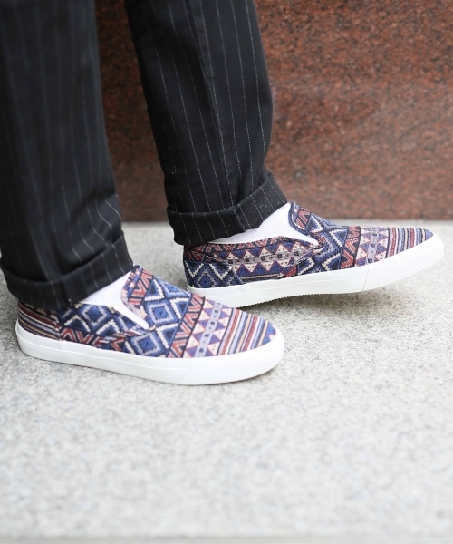 RAGEBLUE（レイジブルー）の「ネイティブ柄スリッポン/713872（スリッポン・メンズ・ブラック/ネイビー・LARGE/MEDIUM）」の2枚目の写真