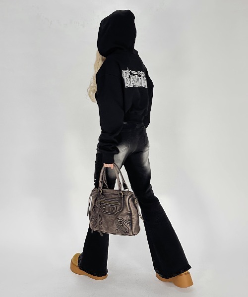 MATU:TA（マトゥータ）の「BAYSTARS CROPPED HOODIE/【野球観戦コーデ】フードパーカー クロップド丈 ショート丈 トップス 刺繍 シンプル 2カラー ブラック グレー [横浜 DeNA BAYSTARS 公式ライセンス商品]（パーカー・レディース・グレー/ブラック・FREE）」の13枚目の写真