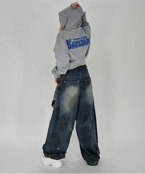 MATU:TA（マトゥータ）の「BAYSTARS CROPPED HOODIE/【野球観戦コーデ】フードパーカー クロップド丈 ショート丈 トップス 刺繍 シンプル 2カラー ブラック グレー [横浜 DeNA BAYSTARS 公式ライセンス商品]（パーカー・レディース・グレー/ブラック・FREE）」の11枚目の写真