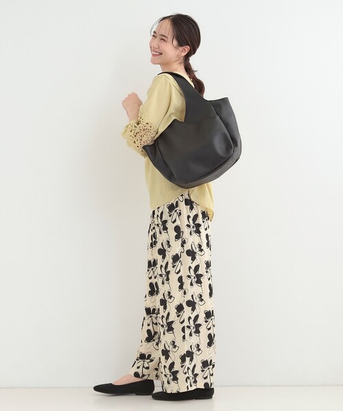 SHOO・LA・RUE(シューラルー)の「前後ポケットバルーントートバッグ(トートバッグ・レディース・ブラック/ベージュ/ブルー・00)」の5枚目の写真