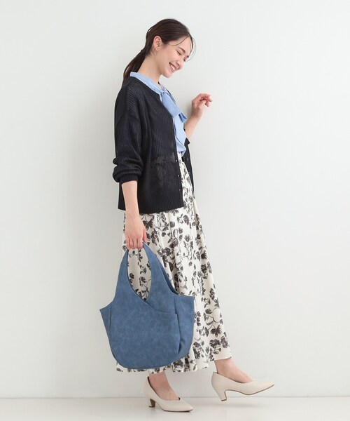 SHOO・LA・RUE(シューラルー)の「前後ポケットバルーントートバッグ(トートバッグ・レディース・ブラック/ベージュ/ブルー・00)」の9枚目の写真
