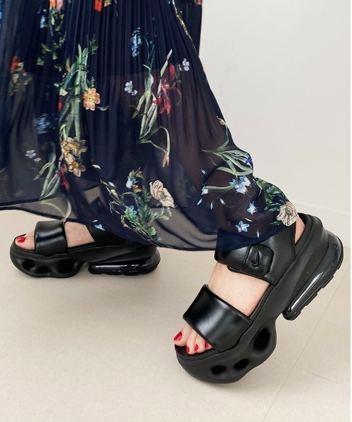 NIKE(ナイキ)の「【NIKE】AIR MAX HALO(サンダル・レディース・ブラック・23/25/24/26/22)」の1枚目の写真