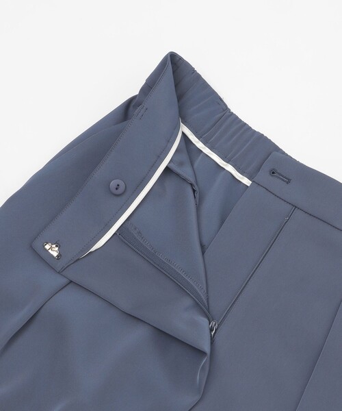 EPOCA（エポカ）の「グロッシーツイル タックワイドパンツ（その他パンツ・レディース・ネイビー/グリーン系その他5・38/40）」の9枚目の写真
