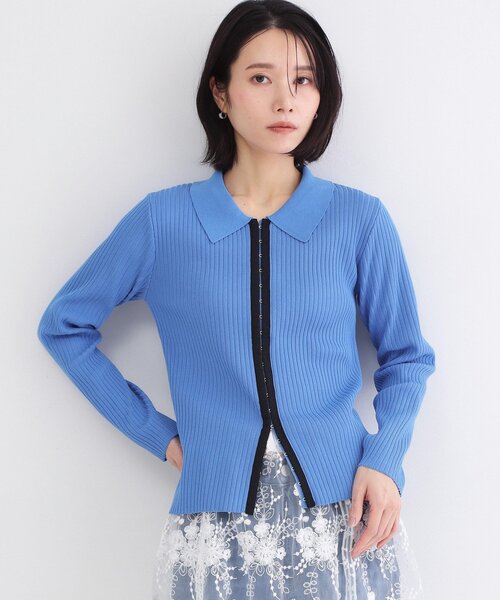 OPAQUE.CLIP(オペークドットクリップ)の「ポロ衿ホック使いリブニットカーディガン【洗濯機OK】(カーディガン/ボレロ・レディース・オフホワイト/ブルー/ブラック・00)」の3枚目の写真