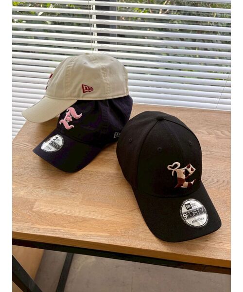 NEW ERA（ニューエラ）の「【NEW ERA×EVRIS】オリジナル eロゴ 9FORTY（キャップ・レディース・ブラック・FREE）」の2枚目の写真