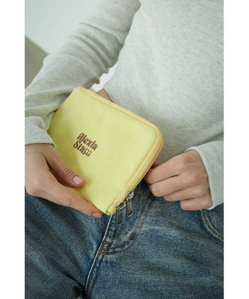 ALEXIA STAM(アリシアスタン)の「L-zip Pouch /L型ポーチ(ポーチ・レディース・イエロー/ネイビー/アイボリー・FREE)」の4枚目の写真
