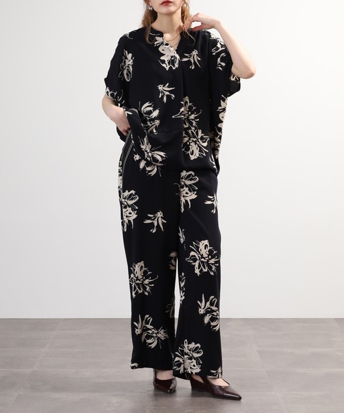 EGLANTINE(エグランティーヌ)の「EGLANTINE セットアップ対応 花柄プリントパンツ(その他パンツ・レディース・ブラック/カーキ・40)」の15枚目の写真