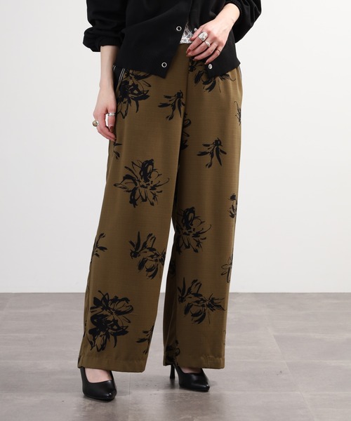 EGLANTINE(エグランティーヌ)の「EGLANTINE セットアップ対応 花柄プリントパンツ(その他パンツ・レディース・ブラック/カーキ・40)」の18枚目の写真