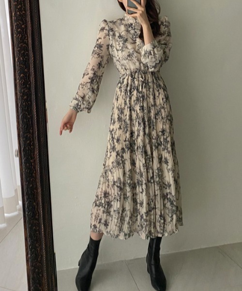 FAVORITO(ファヴォリート)の「リボンプリーツワンピース(ワンピース・レディース・ベージュ・F)」の13枚目の写真