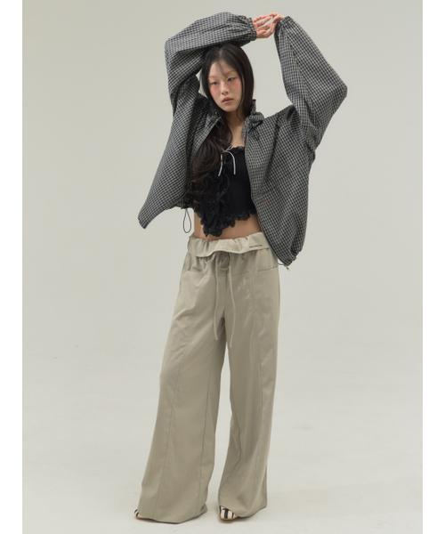Sorry,Too Much Love(ソーリートゥーマッチラブ)の「Drawstring Relaxed Fit Slacks_Beige(スラックス・レディース・その他・FREE)」の2枚目の写真