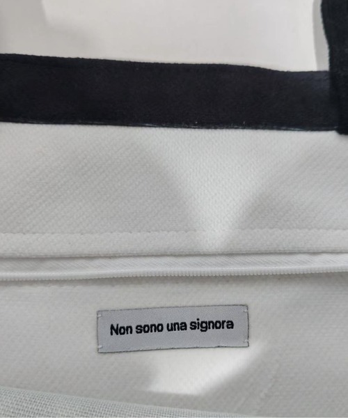 Moi Toi Soi(モワトワソワ)の「Noir Signora Medium Tote Series(トートバッグ・レディース・ブラック・ONE SIZE)」の5枚目の写真