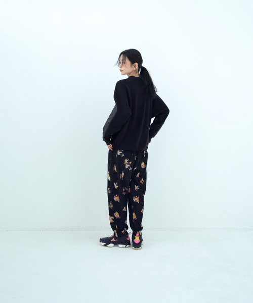 bedsidedrama（ベットサイドドラマ）の「BEDSIDEDRAMA/ベッドサイドドラマ/Quilt Patch Pulover（スウェット・レディース・グレー/ブラック・2/1）」の6枚目の写真
