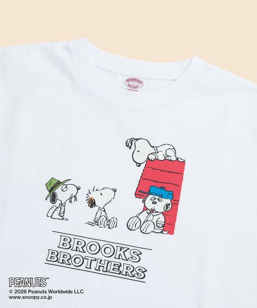BROOKS BROTHERS(ブルックスブラザーズ)の「Brooks Brothers × PEANUTS コットン スヌーピー・ドッグハウスプリント ロングスリーブTシャツ(Tシャツ/カットソー・メンズ・グレー/ホワイト・LARGE/MEDIUM/SMALL)」の3枚目の写真