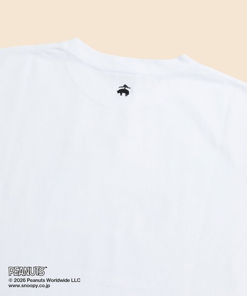 BROOKS BROTHERS(ブルックスブラザーズ)の「Brooks Brothers × PEANUTS コットン スヌーピー・ドッグハウスプリント ロングスリーブTシャツ(Tシャツ/カットソー・メンズ・グレー/ホワイト・LARGE/MEDIUM/SMALL)」の4枚目の写真