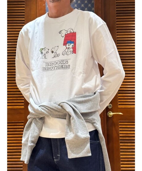 BROOKS BROTHERS(ブルックスブラザーズ)の「Brooks Brothers × PEANUTS コットン スヌーピー・ドッグハウスプリント ロングスリーブTシャツ(Tシャツ/カットソー・メンズ・グレー/ホワイト・LARGE/MEDIUM/SMALL)」の6枚目の写真