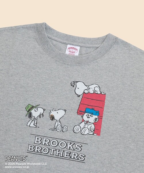 BROOKS BROTHERS(ブルックスブラザーズ)の「Brooks Brothers × PEANUTS コットン スヌーピー・ドッグハウスプリント ロングスリーブTシャツ(Tシャツ/カットソー・メンズ・グレー/ホワイト・LARGE/MEDIUM/SMALL)」の7枚目の写真