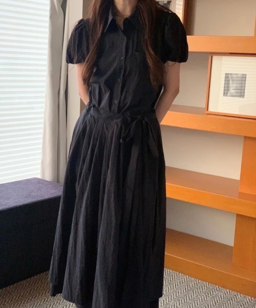 AMAJI（アマジ）の「シャツカラー 半袖 ウエストリボン プリーツ切替 ワンピース（ワンピース・レディース・ホワイト/ライトブルー/ブラック・FREE）」の7枚目の写真